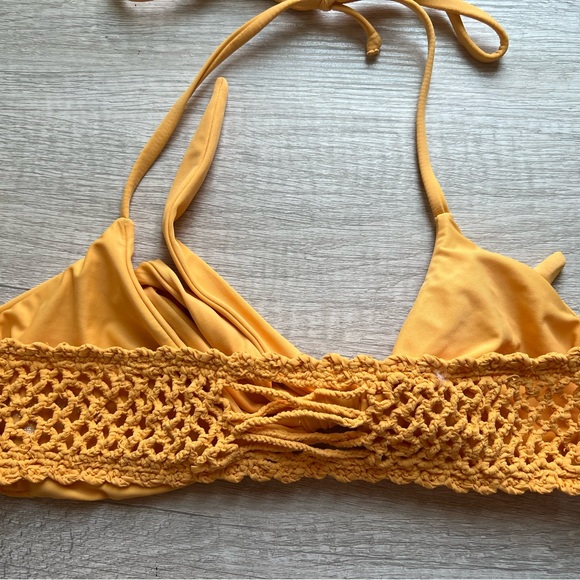 Frankie’s bikini - Picture 5 of 7